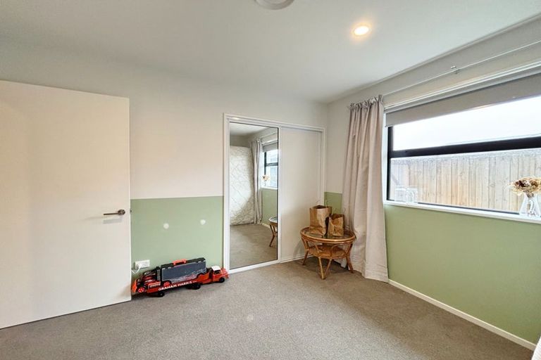 Photo of property in 17 Fairbairn Road, Rolleston, 7614