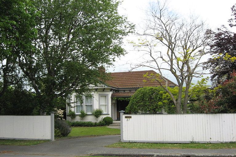 Photo of property in 37 Ayers Street, Rangiora, 7400