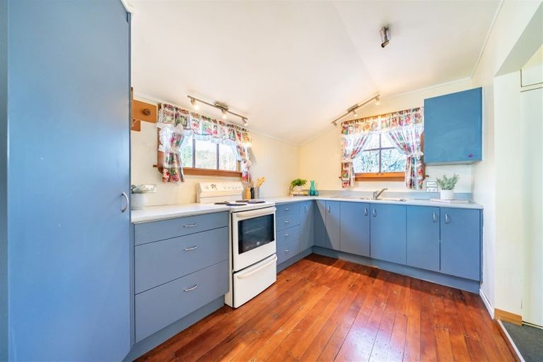 Photo of property in 5 Mangaroa Hill Road, Clouston Park, Upper Hutt, 5018