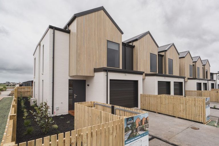 Photo of property in 1 Adzebill Court, Rototuna North, Hamilton, 3210