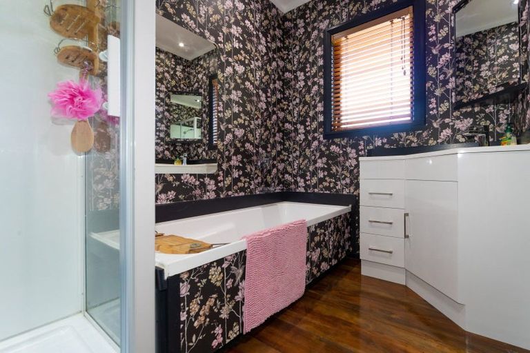 Photo of property in 37 Barnard Avenue, Maraenui, Napier, 4110