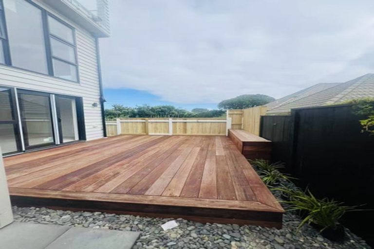 Photo of property in 33 Kotuitui Drive, Wainui, Silverdale, 0992