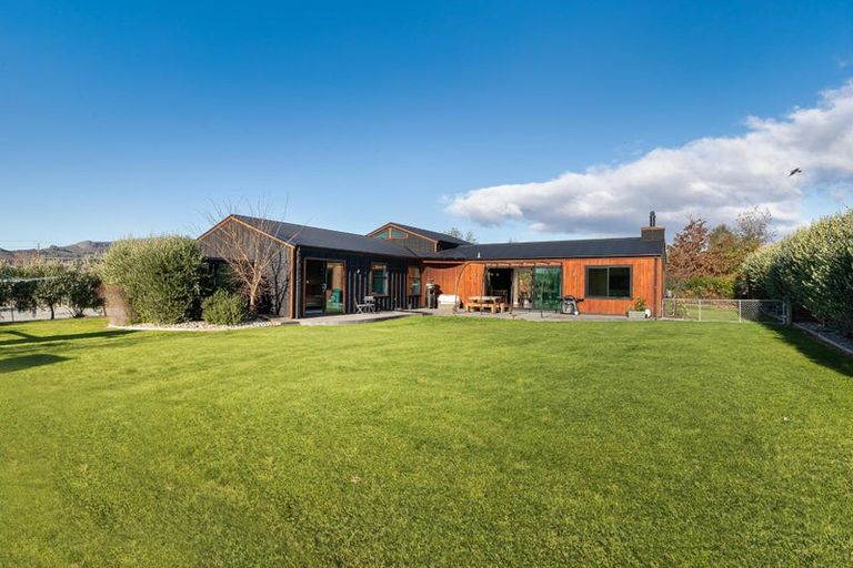 Photo of property in 1 Riesling Way, Cromwell, 9310