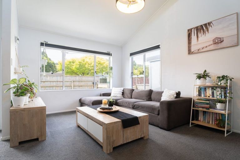 Photo of property in 47a Duncan Street, Tawa, Wellington, 5028