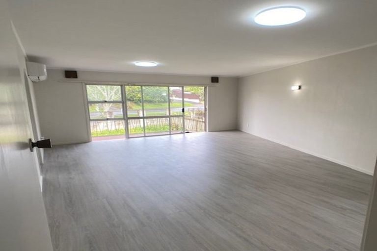 Photo of property in 2/1 Ribblesdale Road, Henderson, Auckland, 0612