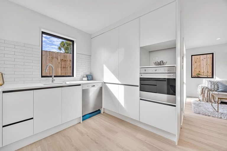 Photo of property in 49b Vera Road, Te Atatu South, Auckland, 0610