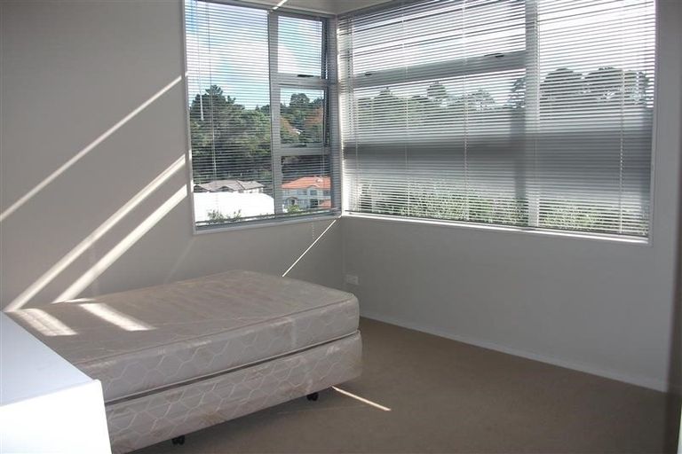 Photo of property in 12 Bushglen Court, Browns Bay, Auckland, 0630