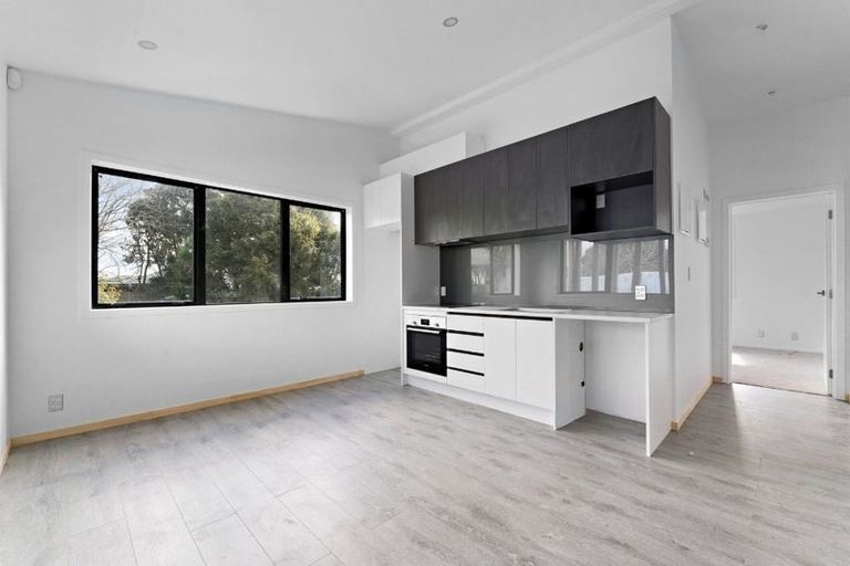 Photo of property in 7/122 Archibald Road, Kelston, Auckland, 0602