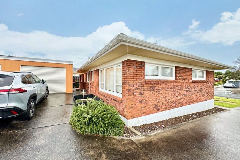 Photo of property in 1/15 Tatariki Street, Rosehill, Papakura, 2113