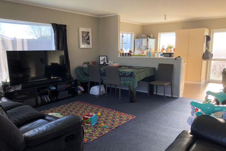 Photo of property in 2/815 Lawrence Street, Akina, Hastings, 4122