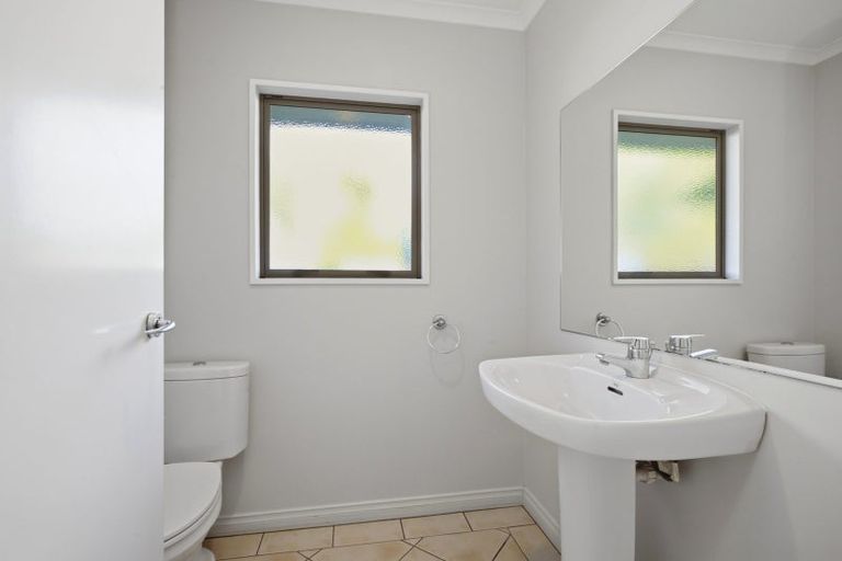 Photo of property in 4 Caernarvon Rise, Bethlehem, Tauranga, 3110