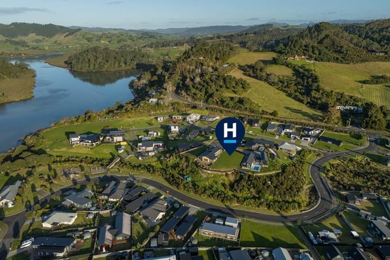 Photo of property in 7 Joyce Harsant Place, Cooks Beach, 3591