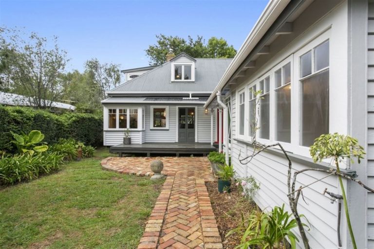 Photo of property in 41 Taupaki Road, Taupaki, Henderson, 0782