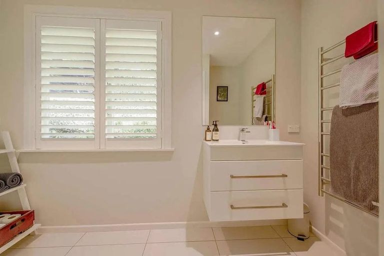 Photo of property in 38 Hathaway Avenue, Karori, Wellington, 6012