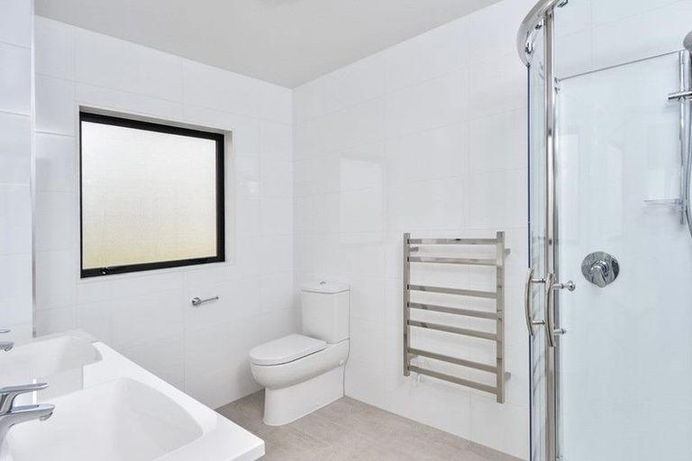 Photo of property in 20 Boocock Crescent, Orewa, 0931