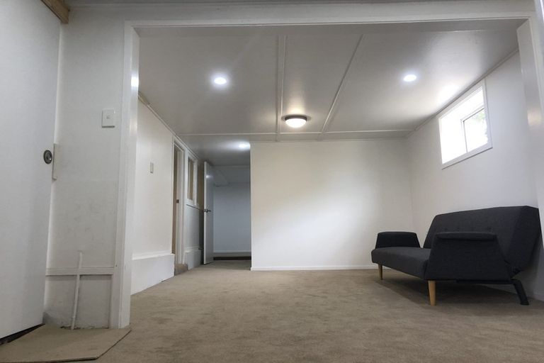 Photo of property in 7 Lucknow Place, Blockhouse Bay, Auckland, 0600