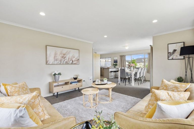 Photo of property in 37 Milson Drive, Papakura, 2110