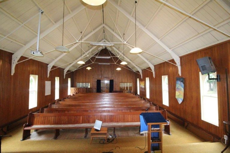 Photo of property in 5 Laura Street, Kelston, Auckland, 0602