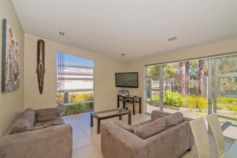 Photo of property in 22 Wells Place, Whitianga, 3510