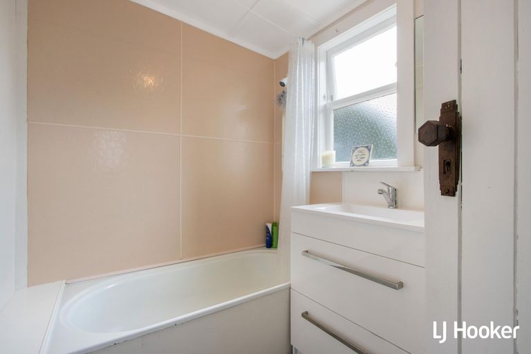 Photo of property in 10 Leo Street, Waihi Beach, 3611