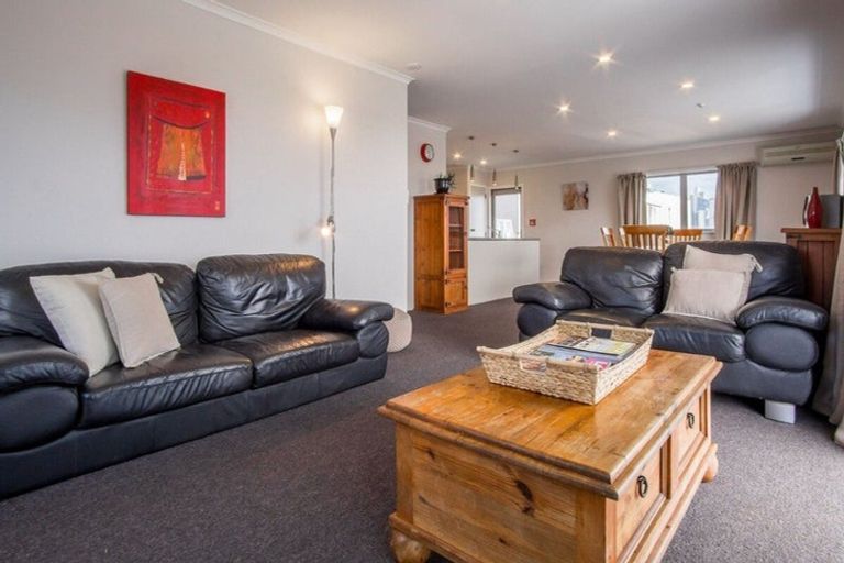Photo of property in 138 Molesworth Street, New Plymouth, 4312