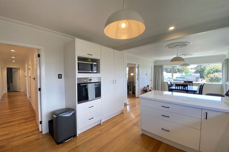 Photo of property in 242 Ngatai Road, Otumoetai, Tauranga, 3110