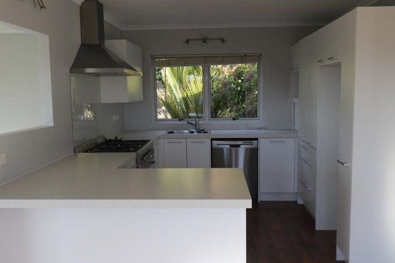 Photo of property in 1 Cromwell Place, Pukekohe, 2120