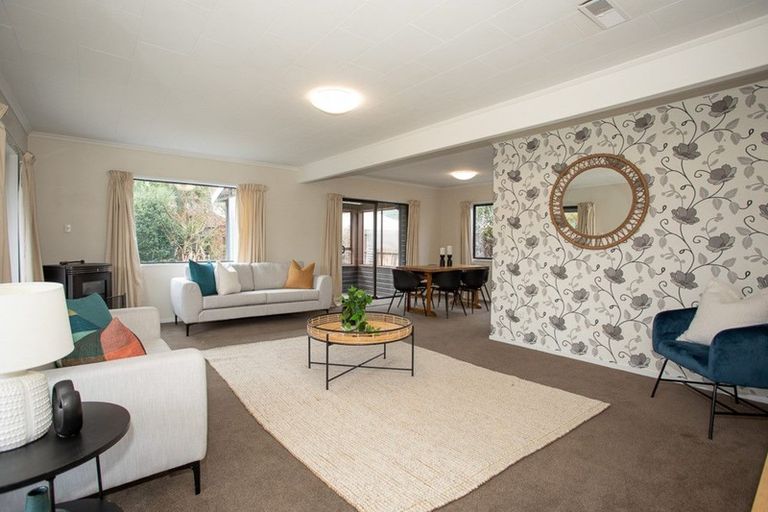 Photo of property in 16 Sawtell Place, Northcote, Christchurch, 8052