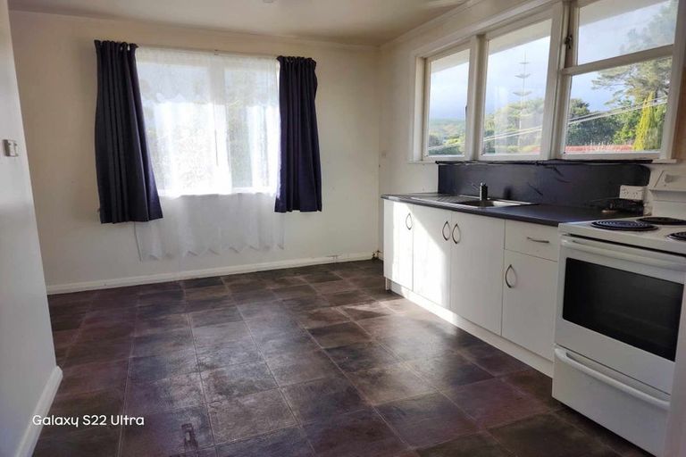 Photo of property in 22 Worcester Place, Cannons Creek, Porirua, 5024