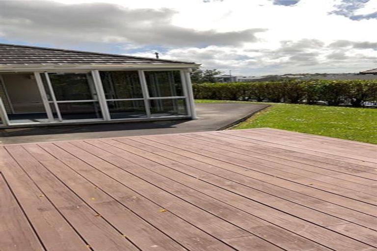 Photo of property in 4 Alloway Street, Westgate, Auckland, 0614
