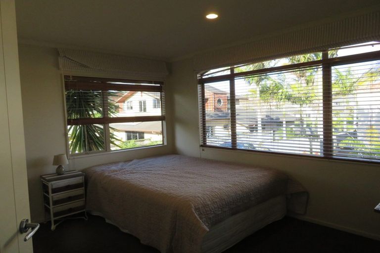 Photo of property in 15 Oakway Drive, Schnapper Rock, Auckland, 0632