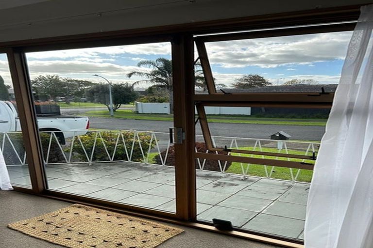 Photo of property in 1/9 Belmere Rise, Farm Cove, Auckland, 2012