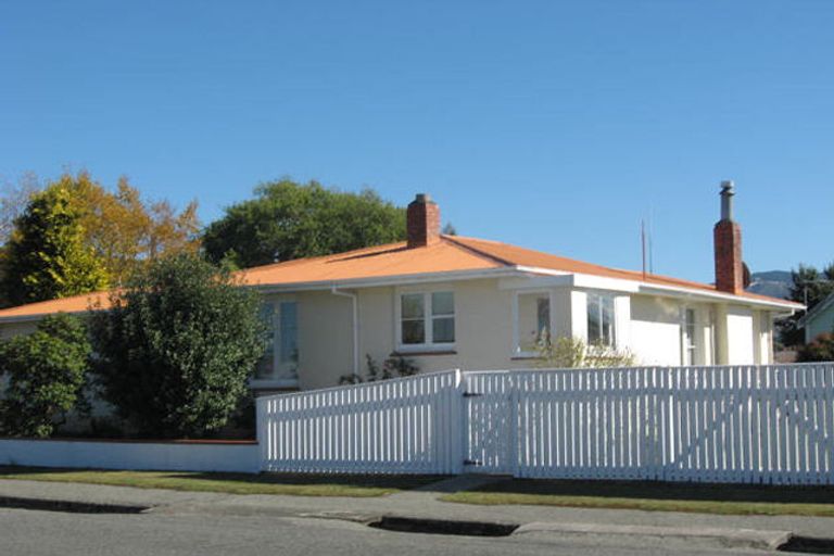 Photo of property in 92 Rhodes Street, Waimate, 7924