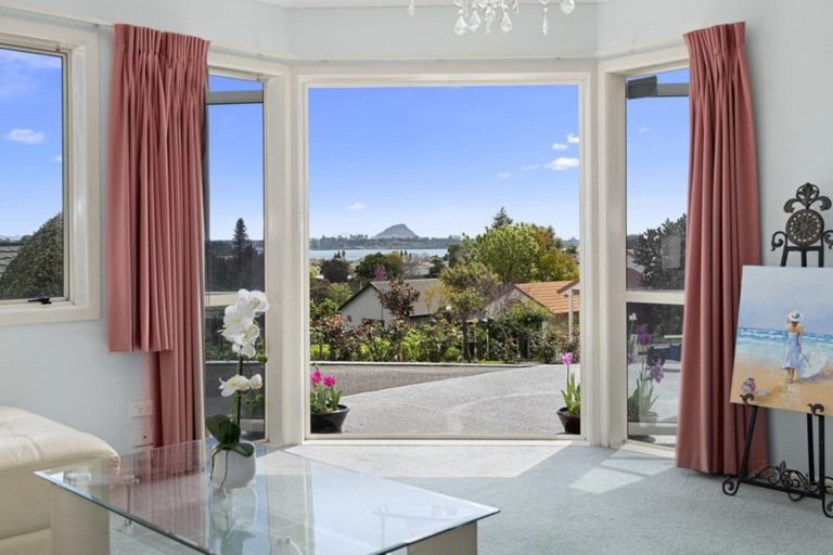 Photo of property in 10 Bayvista Close, Welcome Bay, Tauranga, 3112