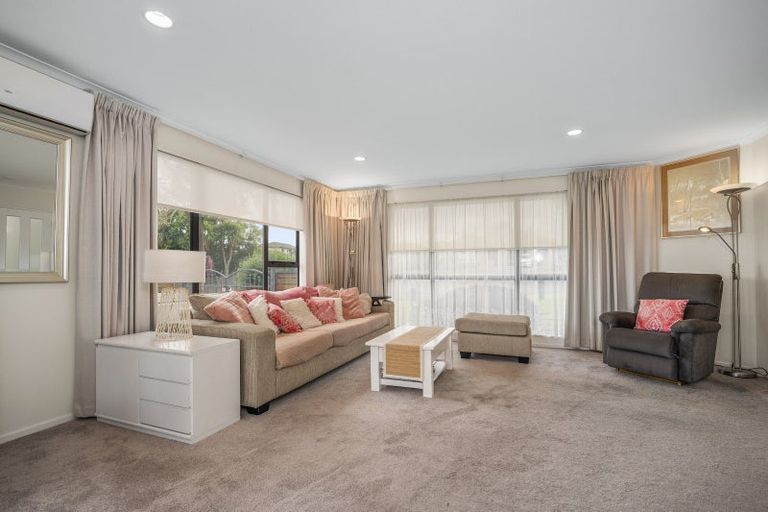 Photo of property in 15 Maddison Place, Welcome Bay, Tauranga, 3112