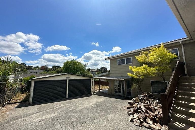 Photo of property in 15 Leo Street, Glen Eden, Auckland, 0602