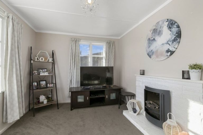 Photo of property in 16 Cleland Crescent, Naenae, Lower Hutt, 5011