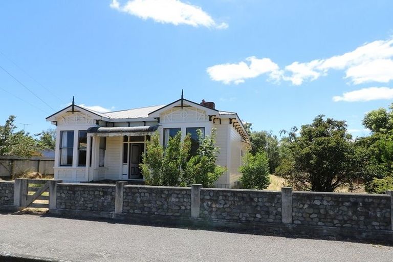 Photo of property in 12 Rhodes Street, Carterton, 5713