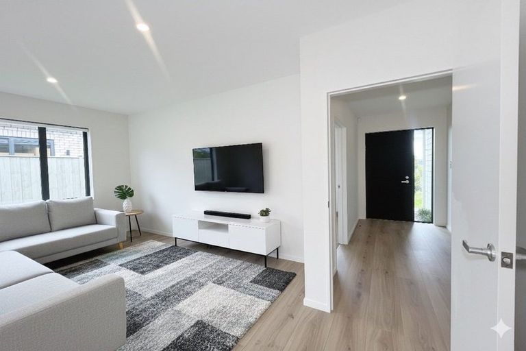 Photo of property in 6 Riria Crescent, Takanini, 2112