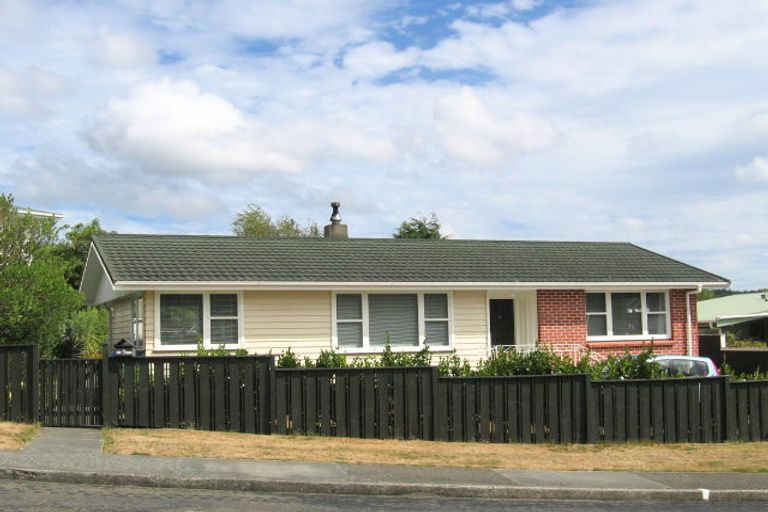 Photo of property in 9 Kiwi Street, Heretaunga, Upper Hutt, 5018