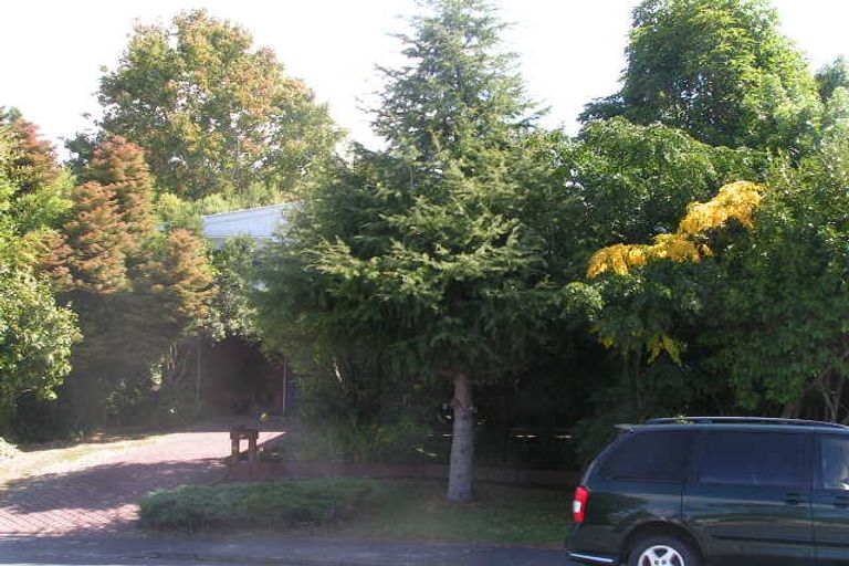 Photo of property in 19 Keldale Place, Forrest Hill, Auckland, 0620