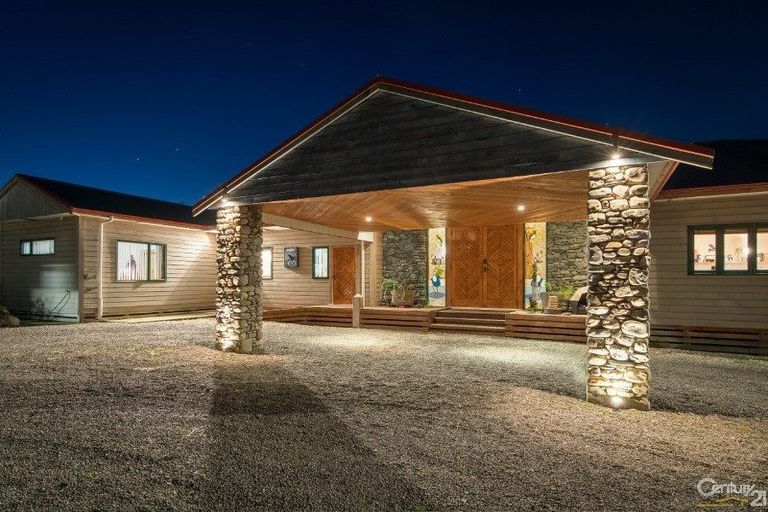 Photo of property in 5 Twin Lakes Road, Te Marua, Upper Hutt, 5018