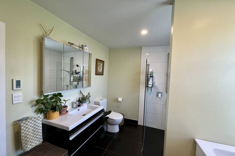 Photo of property in 50 Rodrigo Road, Kilbirnie, Wellington, 6022