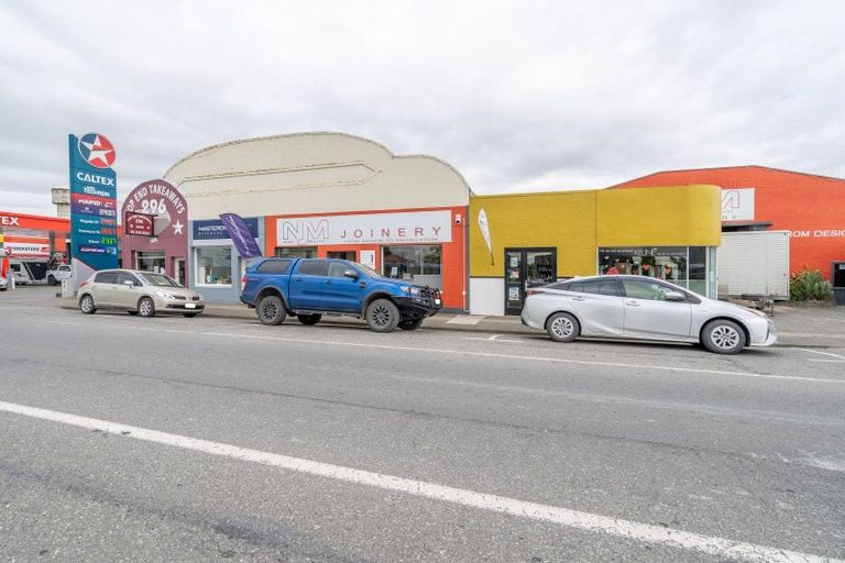 Photo of property in 3/304 Great North Road, Henderson, Auckland, 0612