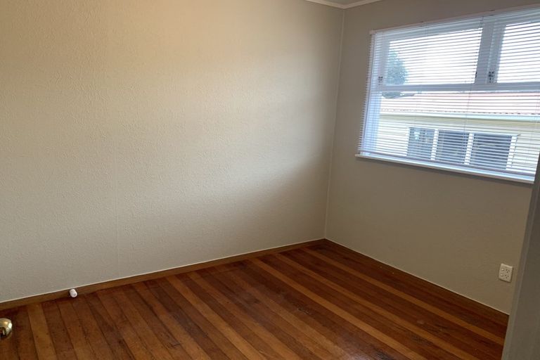 Photo of property in 5 Newland Grove, Henderson, Auckland, 0610