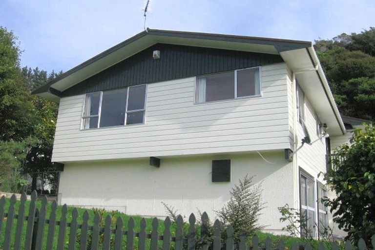 Photo of property in 26 Westhaven Drive, Tawa, Wellington, 5028
