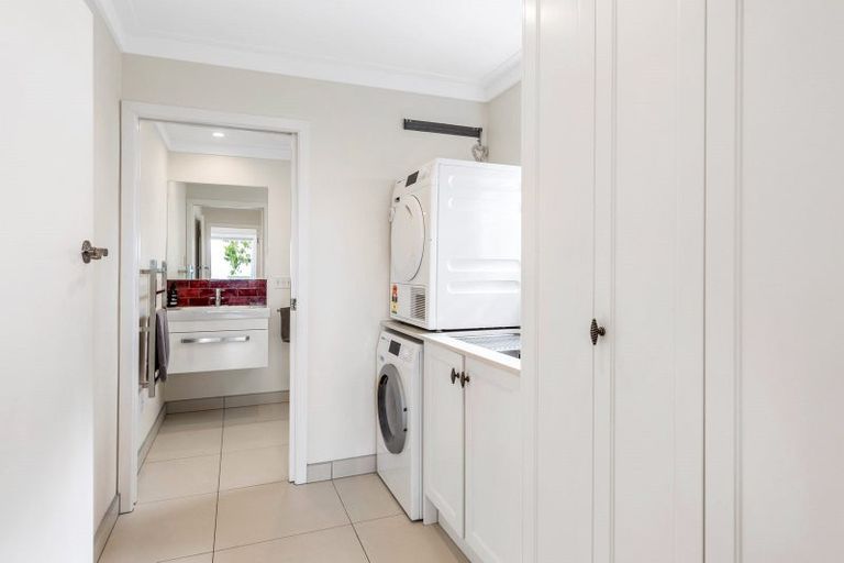 Photo of property in 114 Scenic Drive, Titirangi, Auckland, 0604