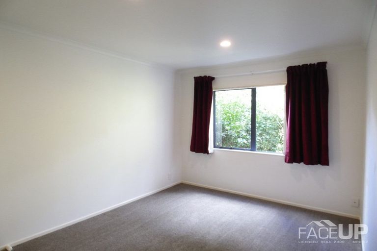 Photo of property in 56a Lagoon Way, West Harbour, Auckland, 0618
