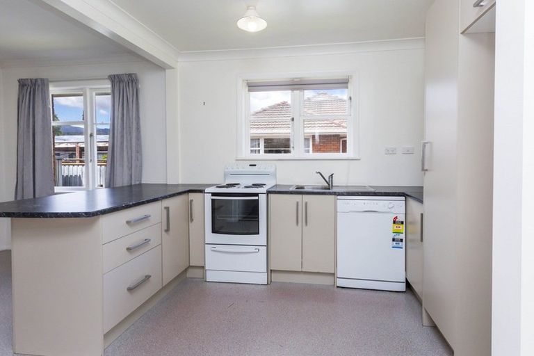 Photo of property in 2 Hazel Street, Ebdentown, Upper Hutt, 5018