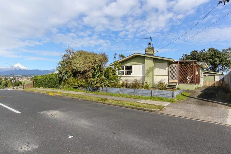 Photo of property in 30 Belair Avenue, Blagdon, New Plymouth, 4310